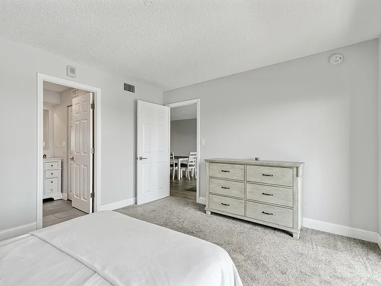 51 Island Way #411 — Photo 8