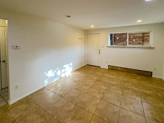 4th image of 1925 Akron St #1