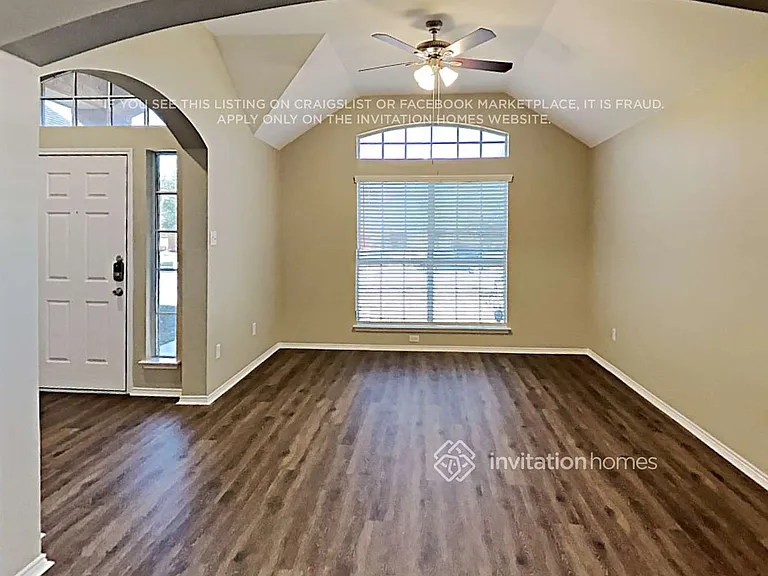904 Chestnut Ln — Photo 4