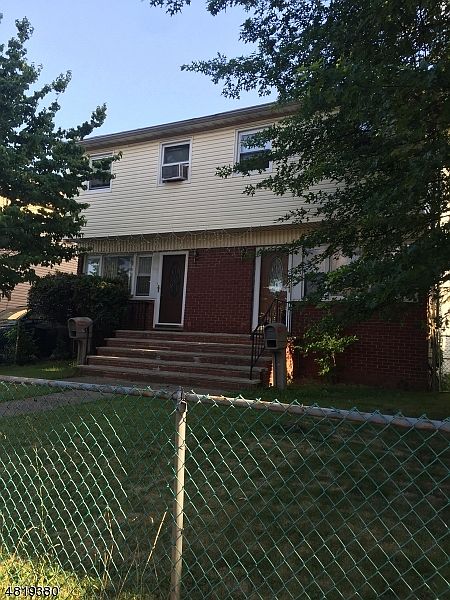 2nd image of 1050-1052 Fairmount Ave