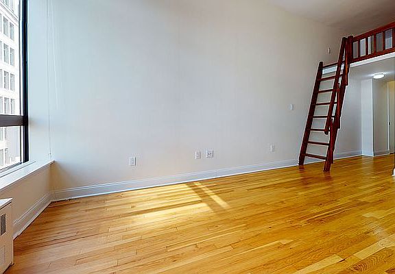 4th image of 1 Astor Pl APT 8D
