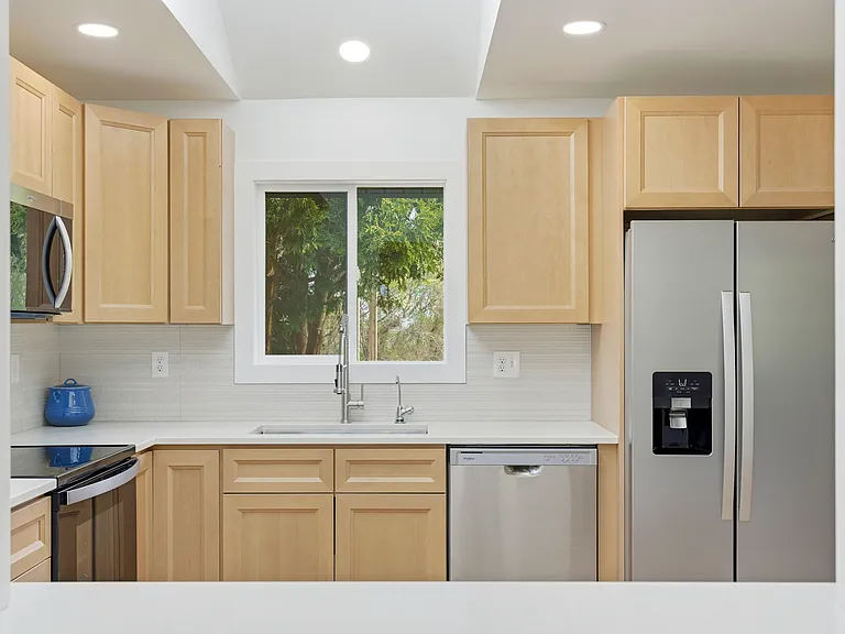 W309S10340 Knoll Ct — Photo 4
