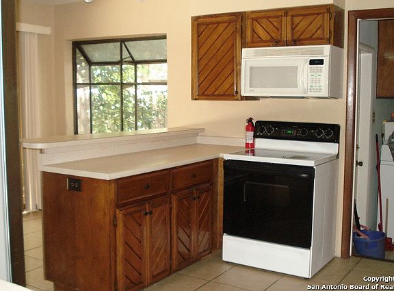 2nd image of 2810 Burnt Oak St