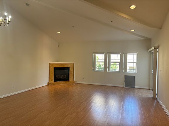3rd image of 2930 Fairway Ave Unit 305