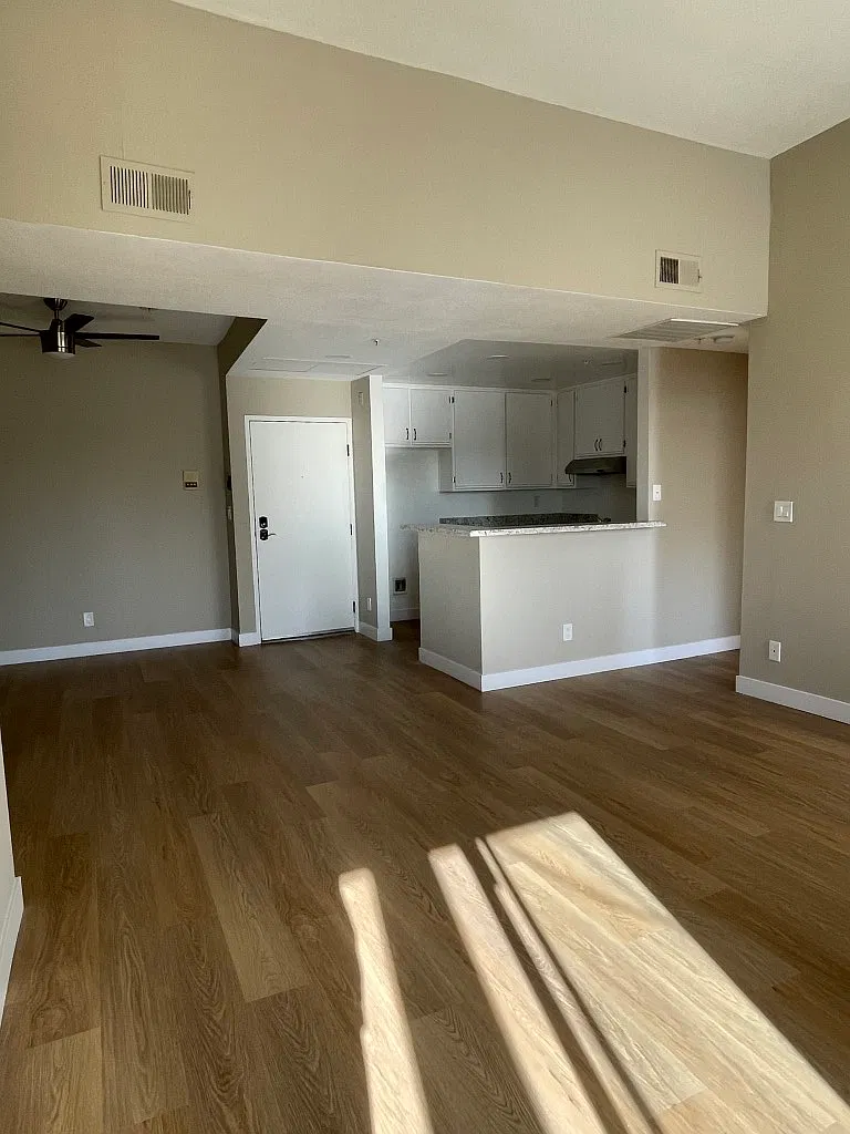 2 bed, 1229 sqft, $3,399 — Photo 4