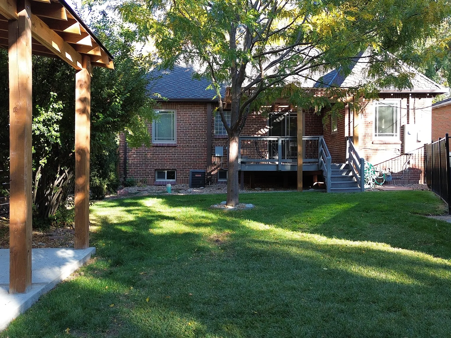 445 Grape Street — Photo 3