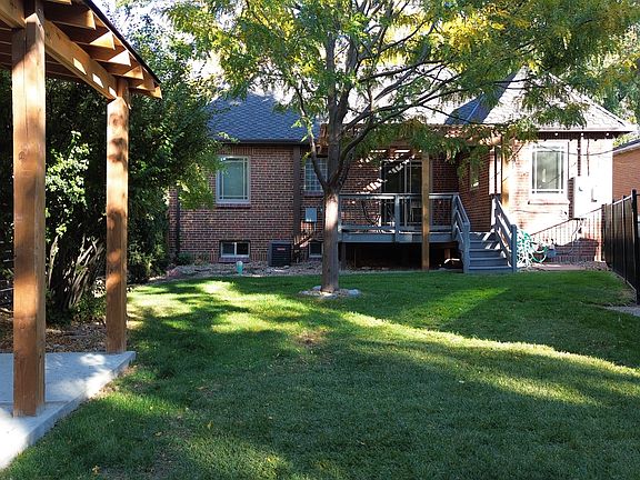 3rd image of 445 Grape St
