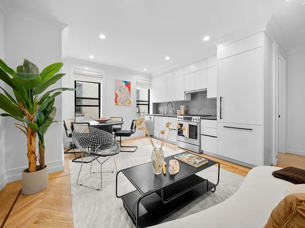 24-39 38th St #D1, Astoria, NY 11103