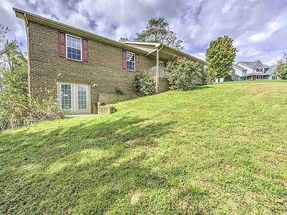 3rd image of 721 Appalachian Ct