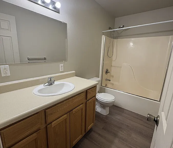 910 Withrow Dr — Photo 7