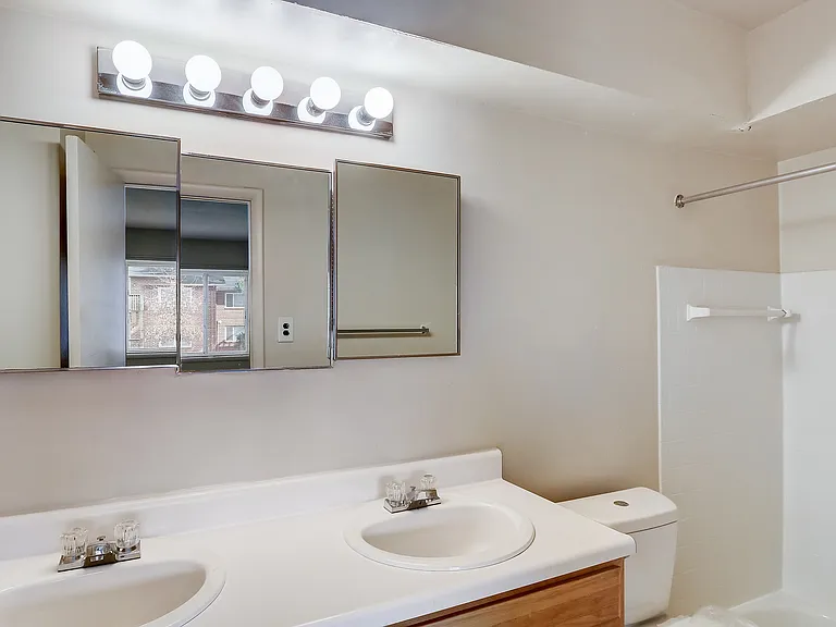 17-Warren Park Dr-017