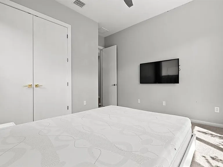6717 S Dauphin Ave — Photo 12
