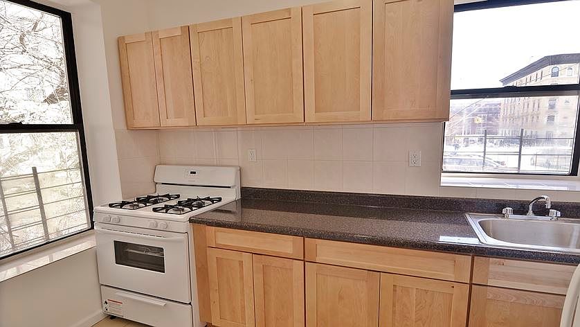 2nd image of 453 W 152nd St APT 1B