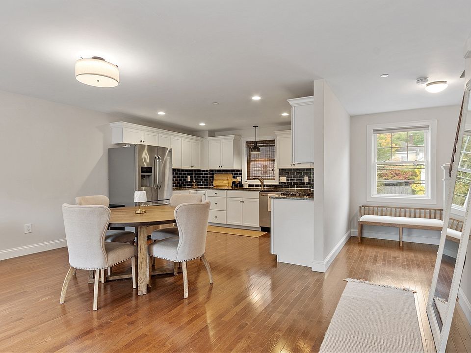 1st image of 215 Main St #215