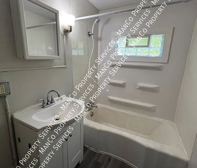 2544 N Gettysburg Ave — Photo 7