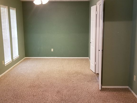 5th image of 2918 Laurelridge Dr