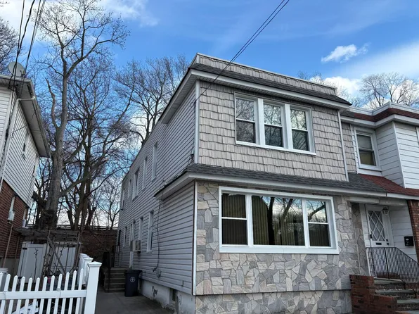 134-01 Hawtree St, Jamaica, NY 11417