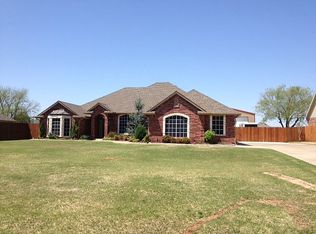 309 S Wyndemere Lakes Dr, Moore, OK 73160