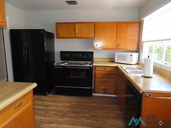 5th image of 808 Jackson Ave
