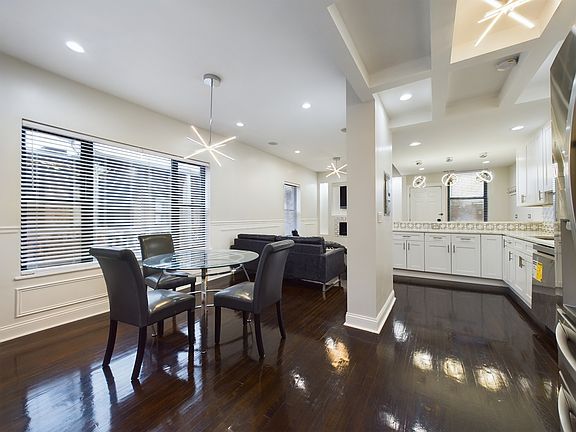 3rd image of 5005 S Prairie Ave #C