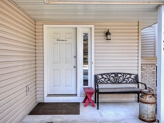 4th image of 22838 Tippecanoe St NE
