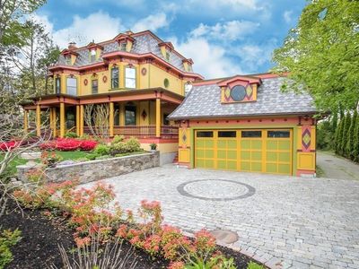 929 Beacon St, Newton, MA, 02459