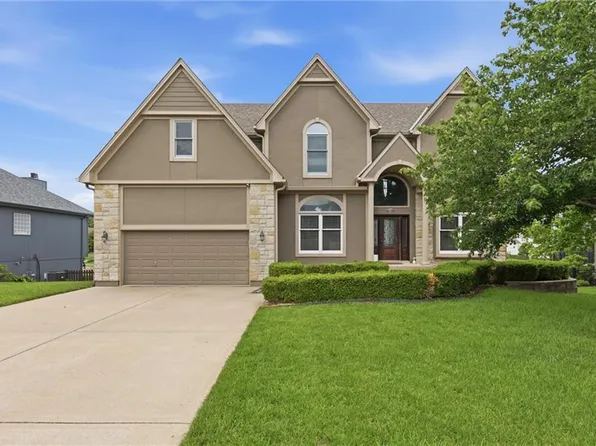 2808 SW Arthur Dr, Lees Summit, MO 64082