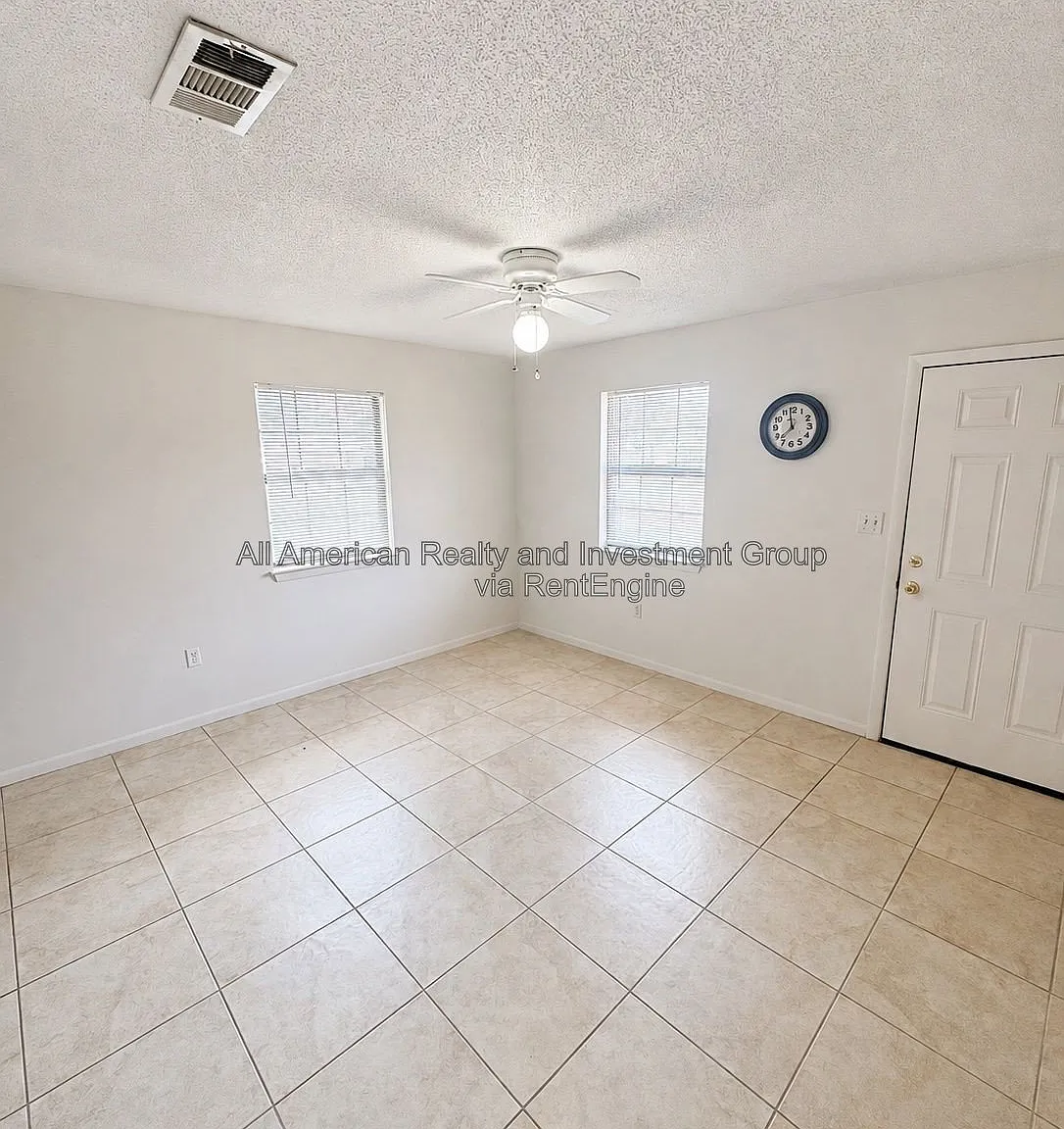 2 bed, 1.0 bath, 700 sqft, $1,300 — Photo 2