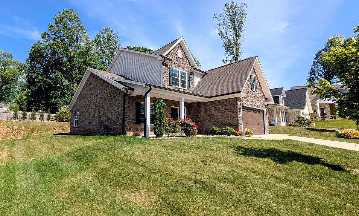 Building Photo - 226 Bismarck Ct