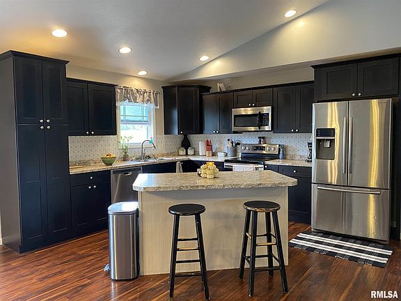 5th image of 1112 Wildflower Ln
