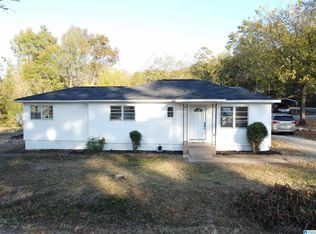601 Sun Vly, Weaver, AL 36277