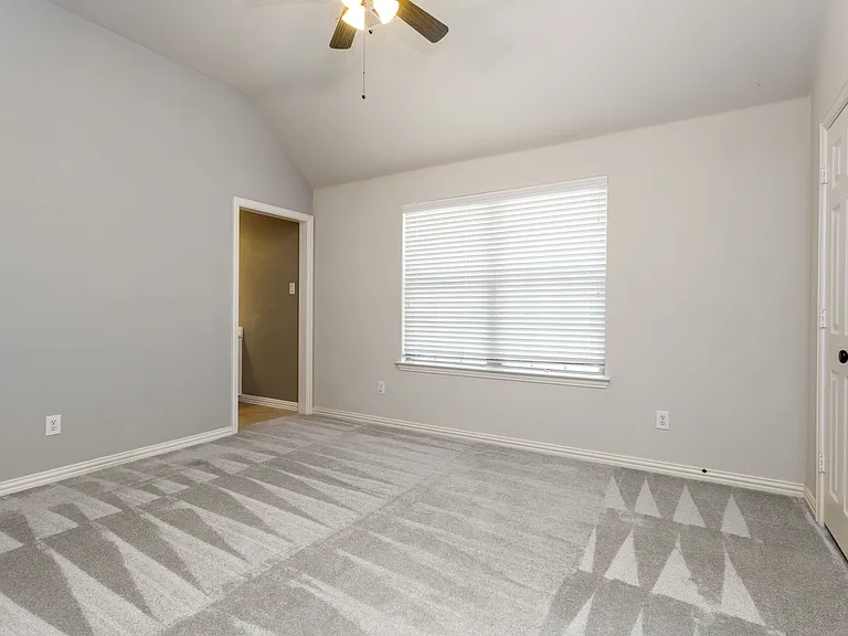 13336 Thornton Dr — Photo 19