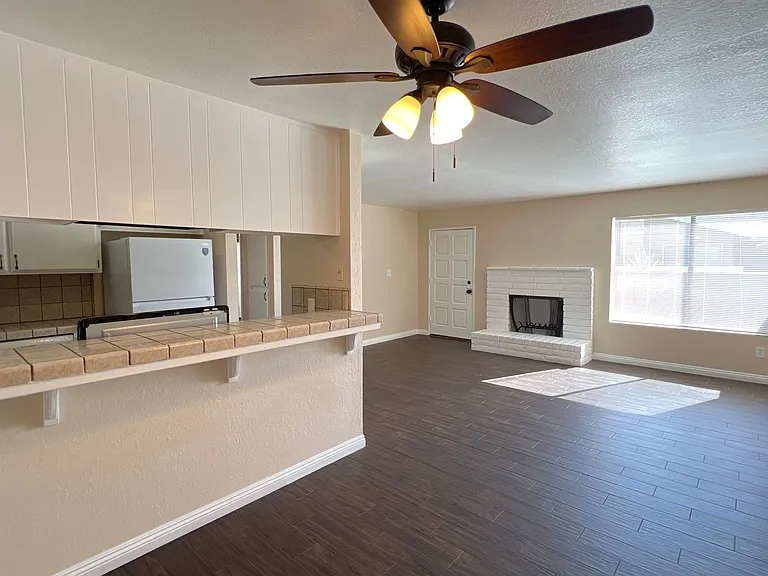 6811 Klamath Way — Photo 33