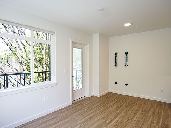 3rd image of 2320 N Vancouver Ave #206