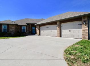 4924 W Skyler Dr, Springfield, MO 65802