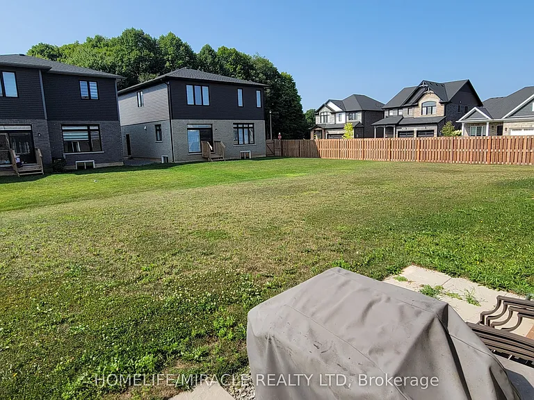 50 Lymburner St — Photo 36