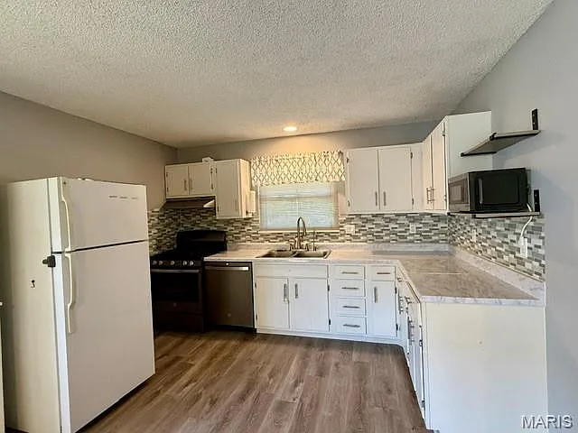 2700 Hereford St — Photo 12