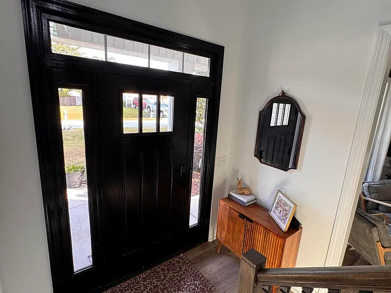 421 Wolfe Ln — Photo 3