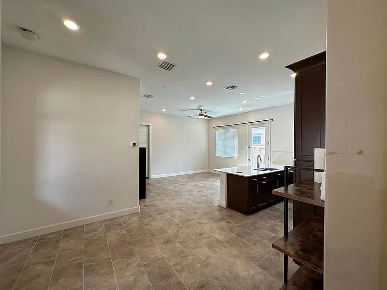 6219 S 25th Pl #1 — Photo 3