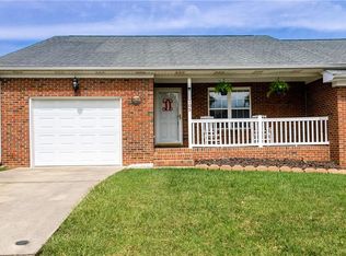 105 Palmetto Ct, Graham, NC 27253