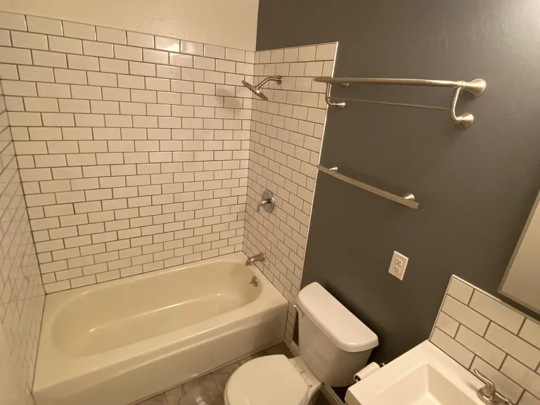 1864 Roca Ct — Photo 5