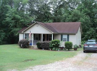 120 Hideaway Sq, Selmer, TN 38375