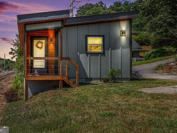 177 Main St, Copperhill, TN 37317