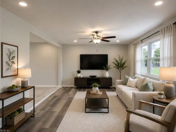 704 Lord Nelson Dr, Virginia Beach, VA 23464