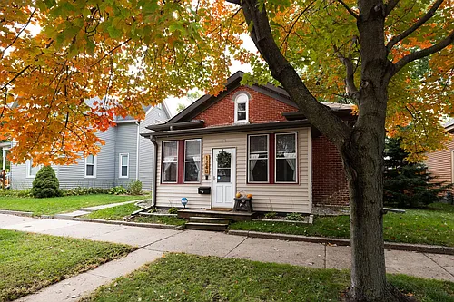1240 Denton St Photo 1