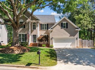 212 Longbridge Dr, Cary, NC 27518