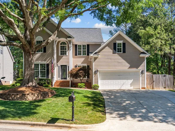 212 Longbridge Dr, Cary, NC 27518