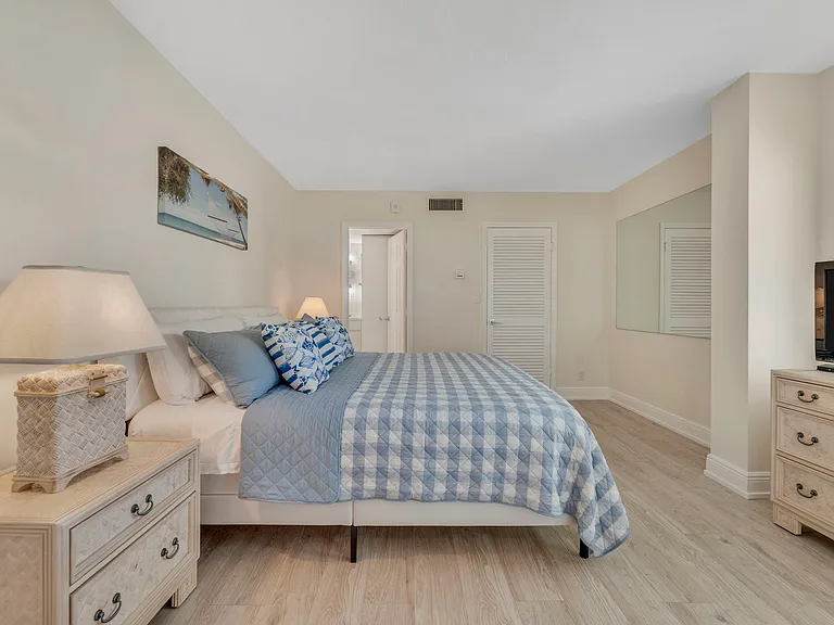 3443 Gulf Shore Blvd N #313 — Photo 16