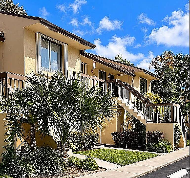 1st image of 21938 Remsen Terrace #202