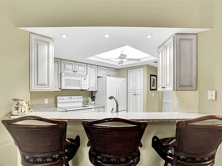 5899 Chanteclair Dr #226 — Photo 5